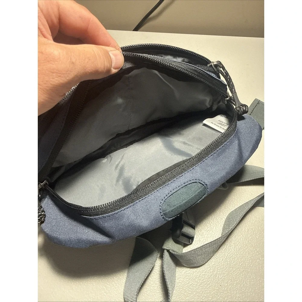 Marmot Waist Pack Multi Pocket Bag Lumbar Fanny Pack Bag Small Blue Two Zip